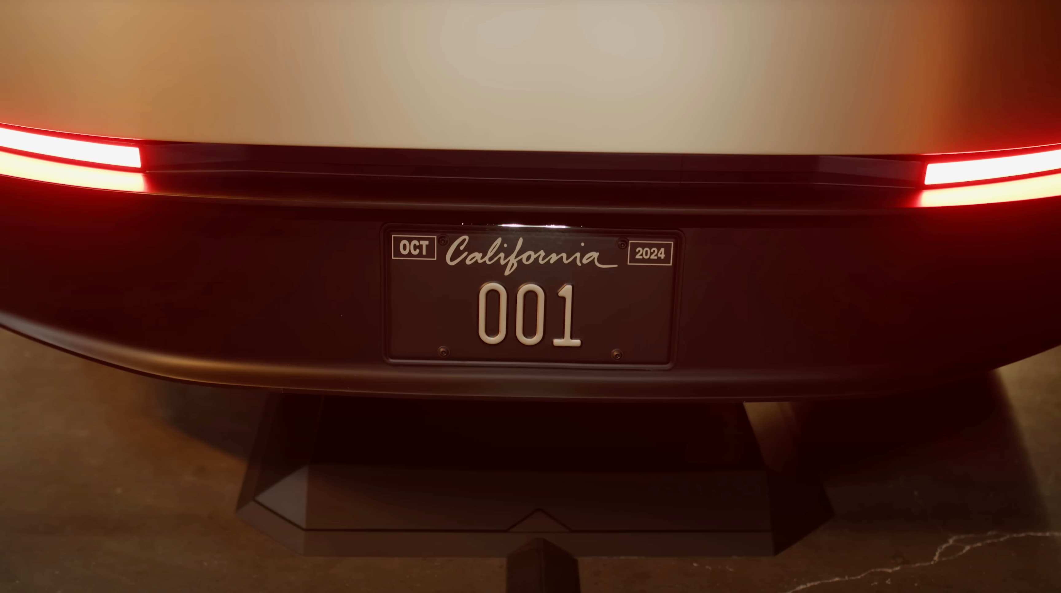 Bezdrátové nabíjení Tesla Cybercab