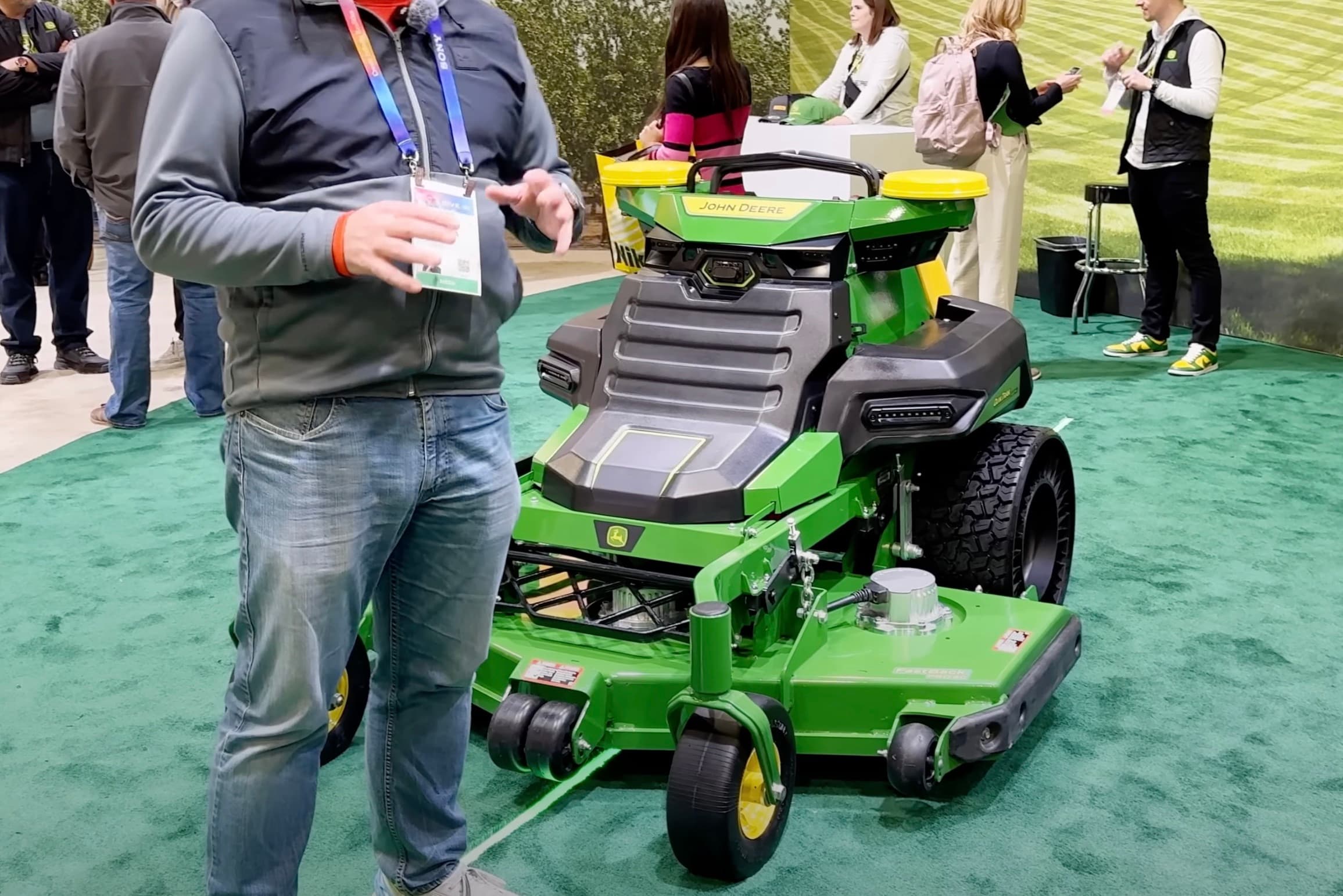 CES: Na stánku John Deere