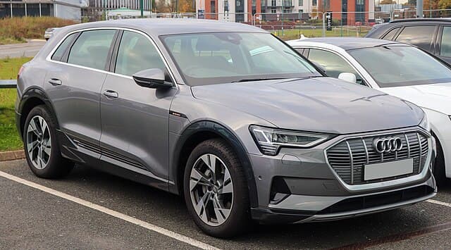 Ojeté Audi e-tron 55 quattro