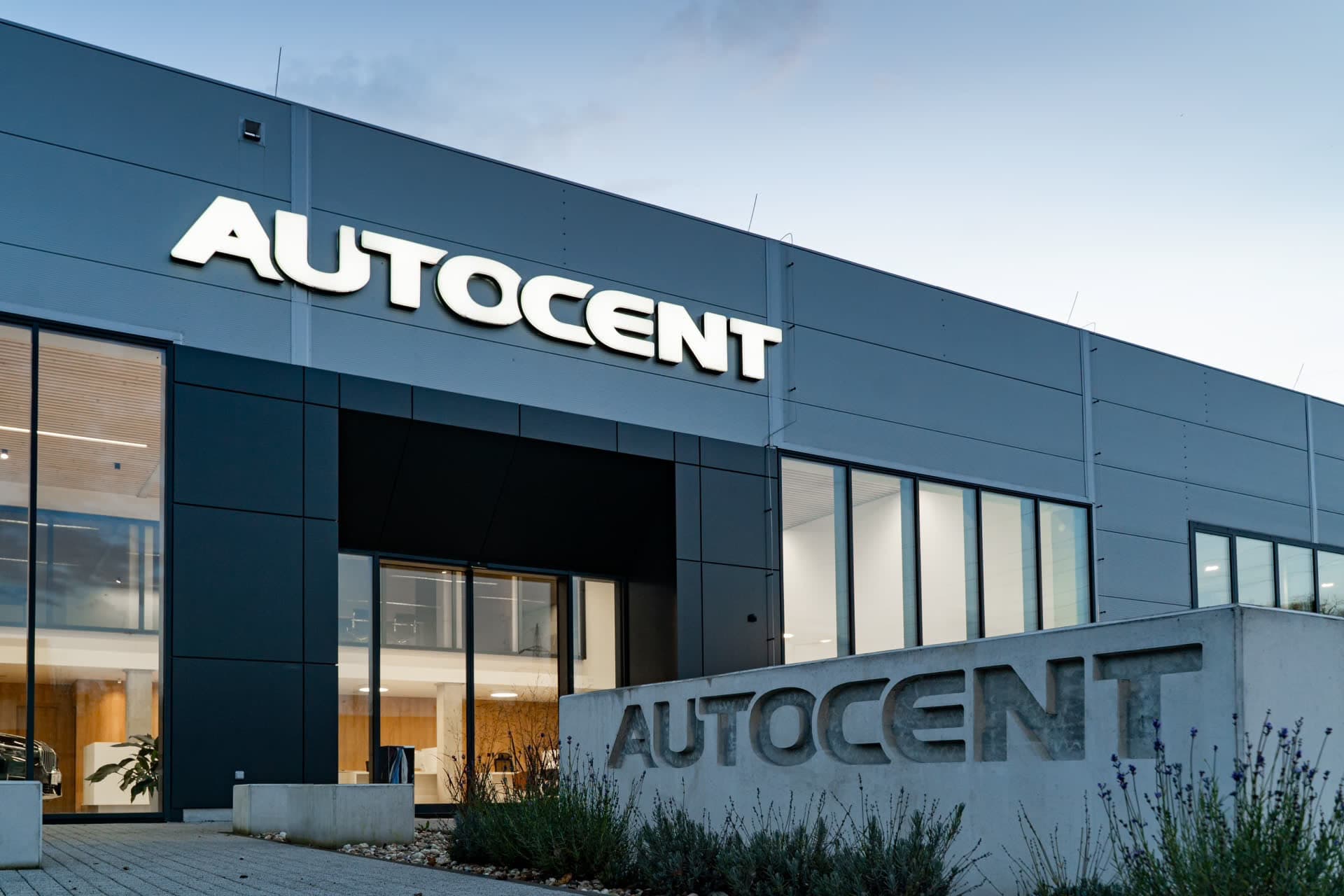 Autocent - certifikovaný Tesla servis na Moravě