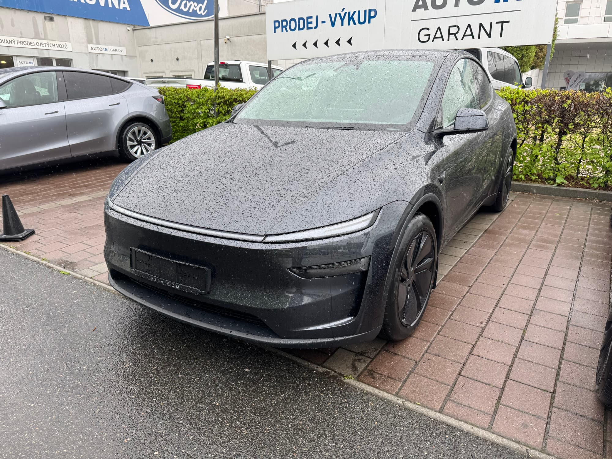 Tesla Model Y RWD v testu