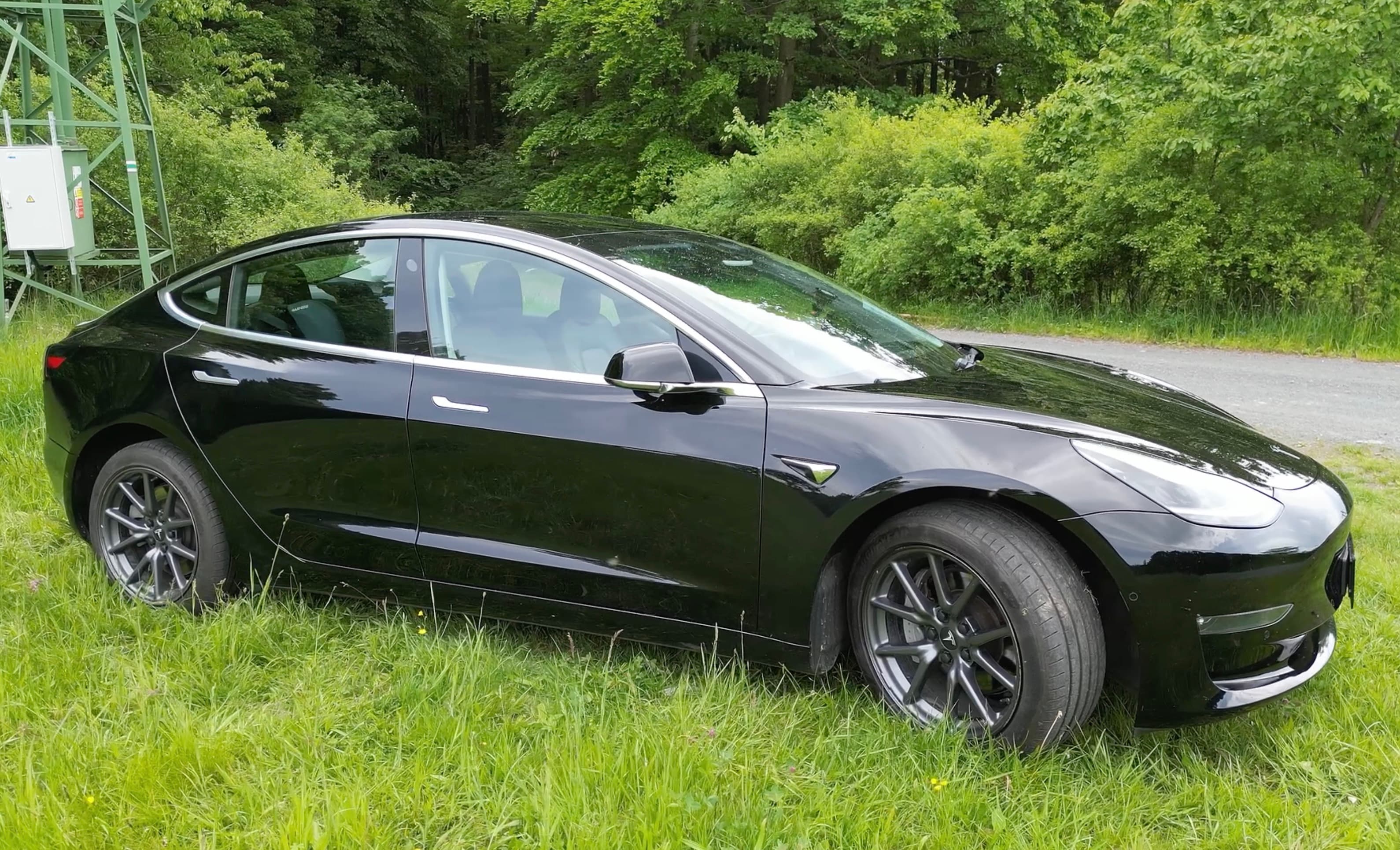 Vzácná Tesla Model 3 RWD LR 2019