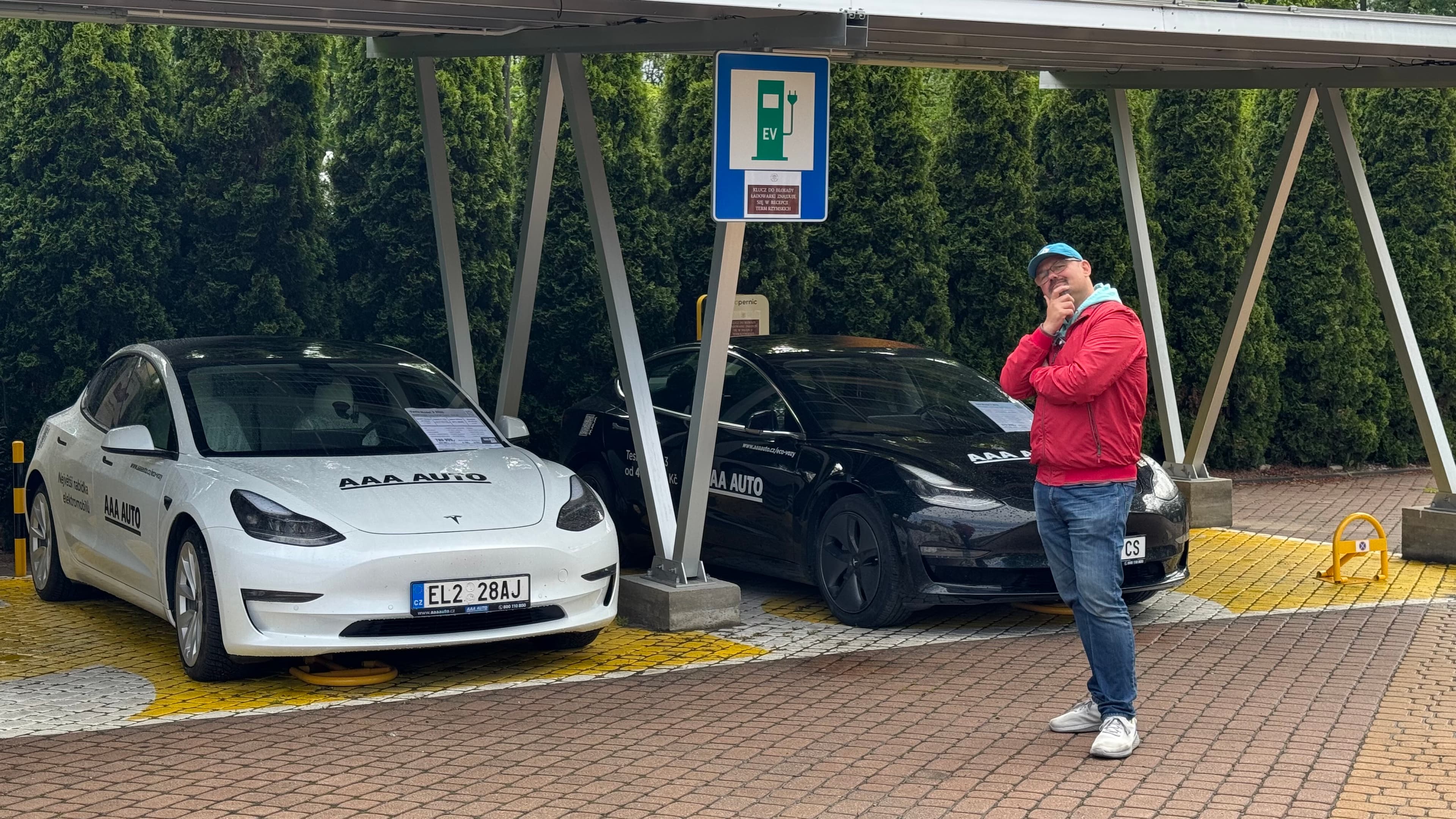 Tesla Model 3 z roku 2019 vs. 2021