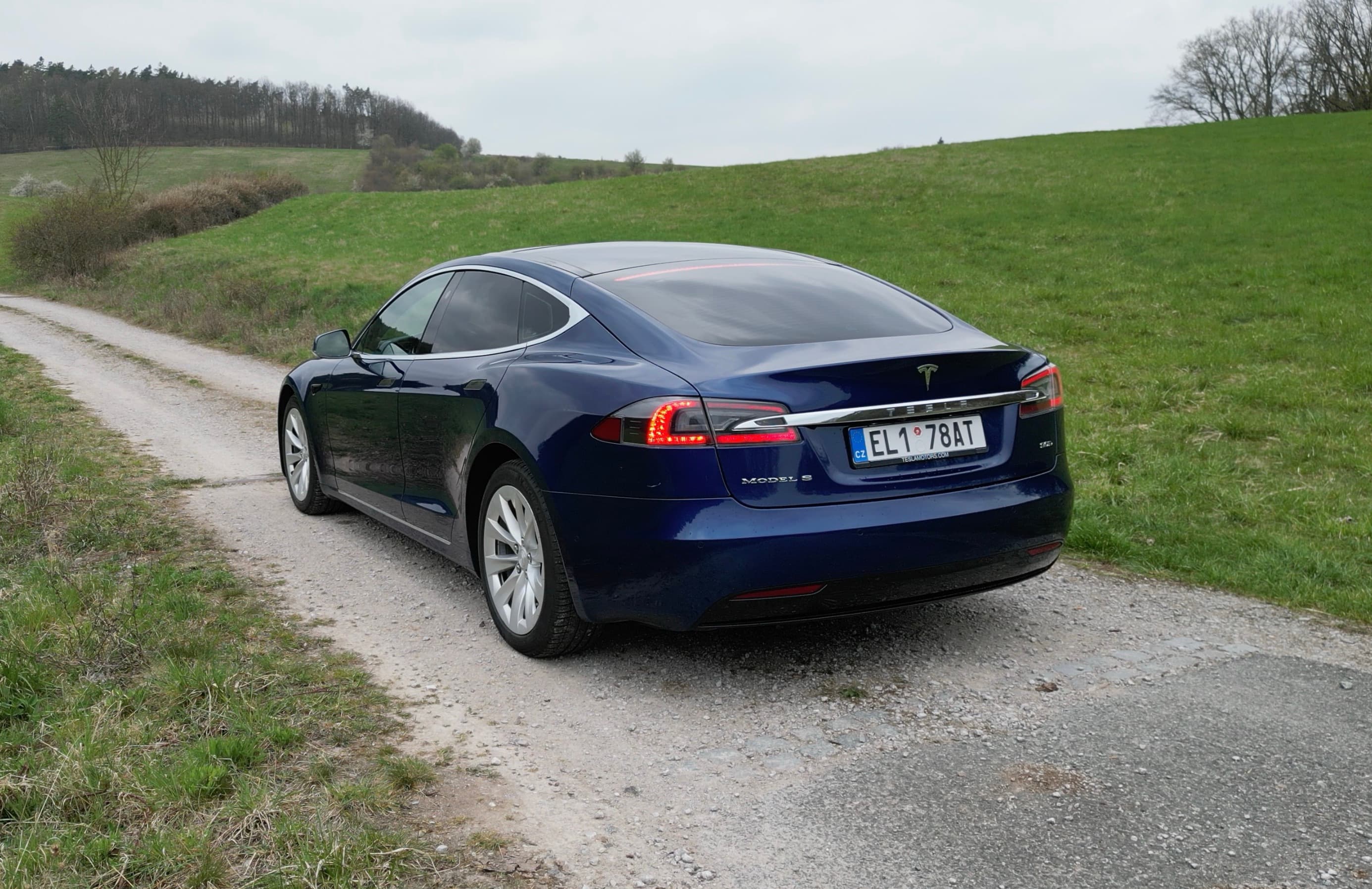 Tesla po 370 tisících km
